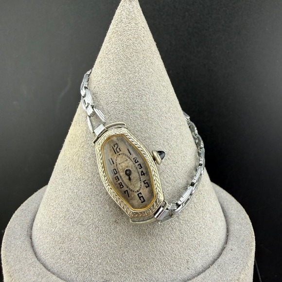Bulova Accessories - Vintage Bulova Woman's Watch Silver Tone 6" Does Not Wind Or Tick